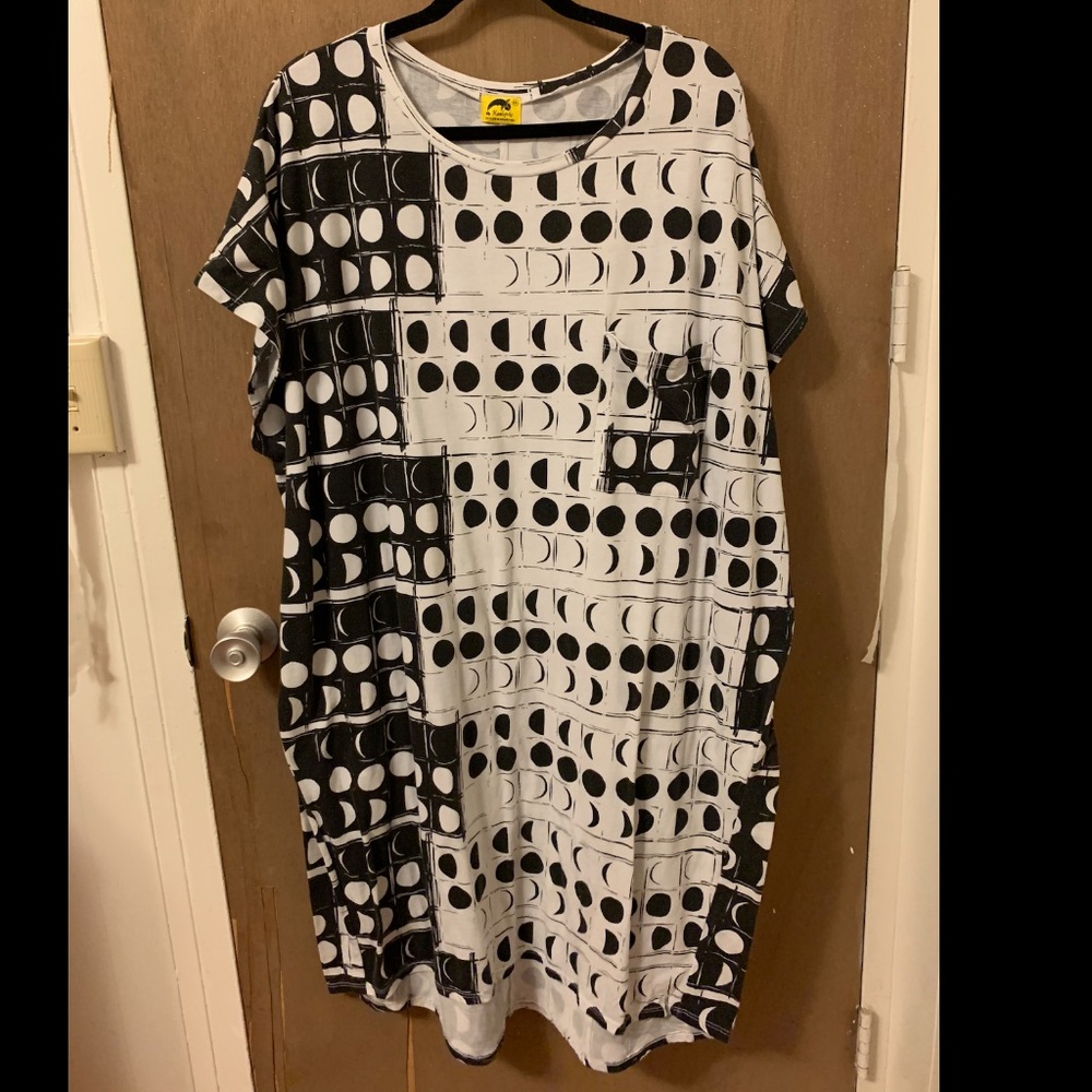 Kealopiko Moon Phase Cap Sleeve Dress